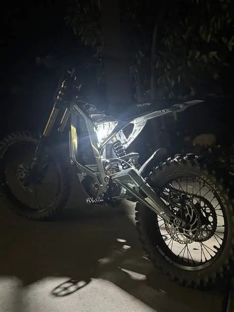 Universal Battery Rock Light
